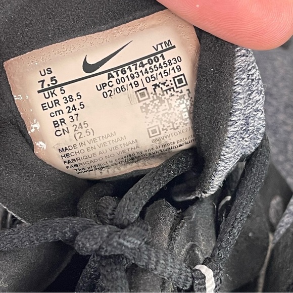 Nike Air Max 270 React Low Top Sneakers Black Grey Women's Size 7.5 AT6174-001 - Picture 9 of 9